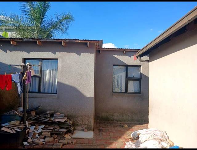 3 BEDROOM HOUSE FOR SALE IN PROTEA GLEN